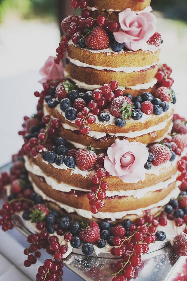 tarta de boda nake con frutos rojos